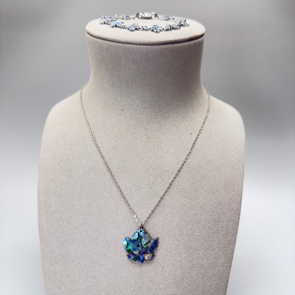 Maple Leaf Abalone Shell Necklace and Bracelet Set 18" & 7.25" - Picture 2 of 11